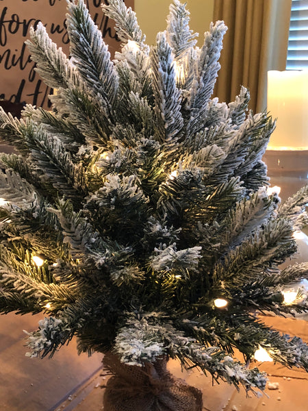 Christmas - Snowy Pre-lit Balsam Tree