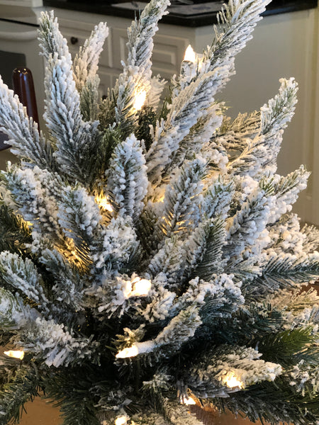 Christmas - Snowy Pre-lit Balsam Tree